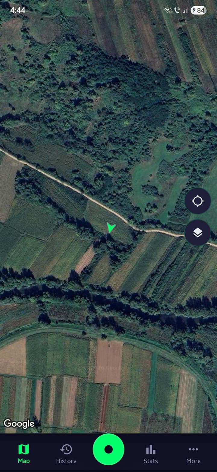 Metal detecting GPS tracking app with satellite map view and real-time HUD overlay